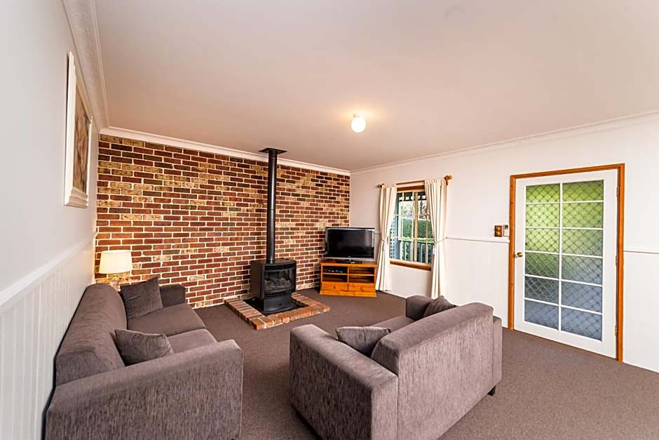 Federation Gardens & Possums Hideaway