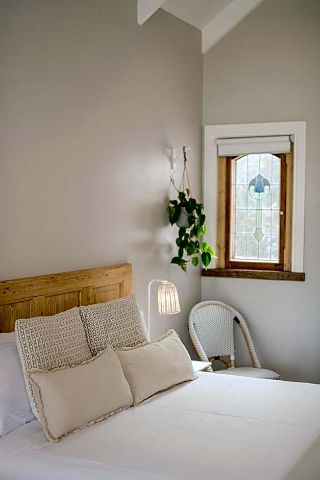 Photo 1 of 8 of Studio, Jetted Tub