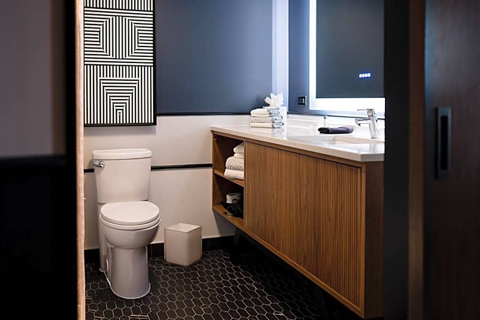 Cambria Hotel Boston Somerville