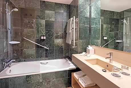 Triple Room (2 Adults + 1 Child)