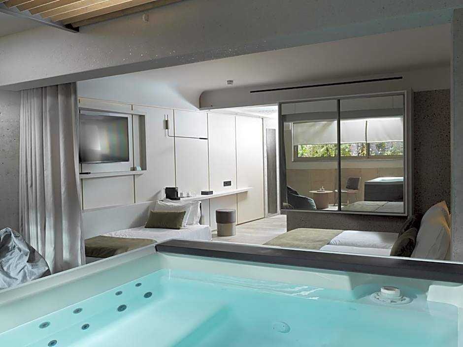 Nautilux Rethymno by Mage Hotels