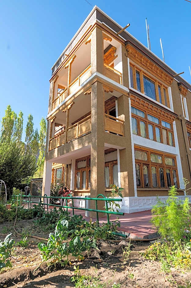 Sangto Green Guest House