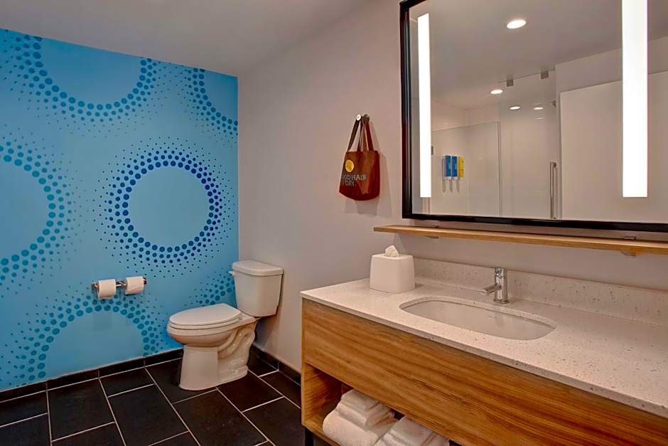 Tru By Hilton Alcoa Knoxville Airport, TN