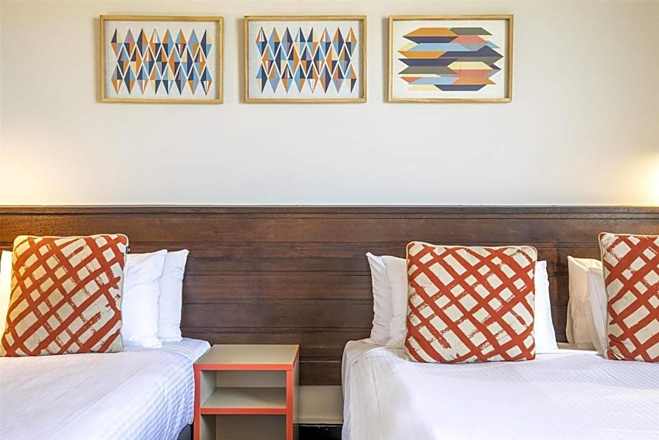 Nightcap at Glengala Hotel