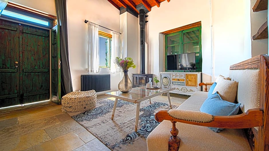 Oinou Strata - Adults Only