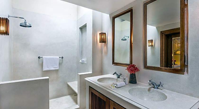 Thambili House by Edwards Collection