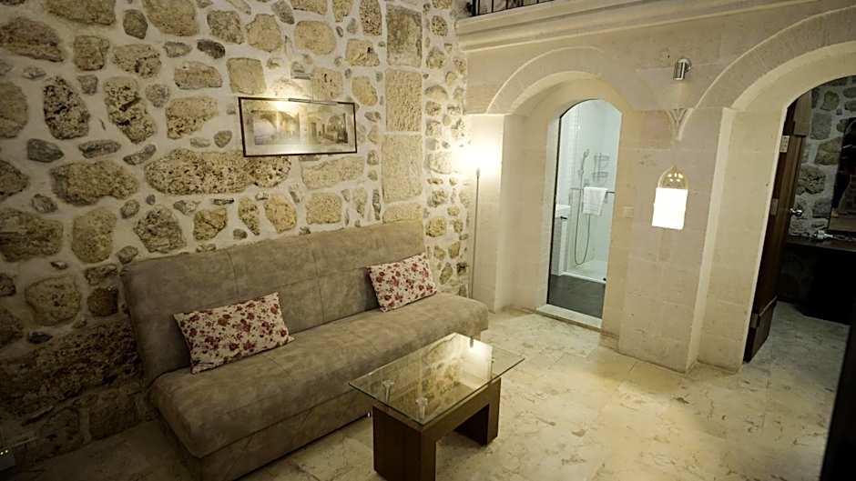 Kasr-i Nehroz Hotel