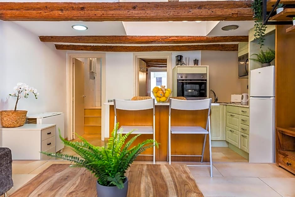 FridaysFlats, Dreamy Duplex - Stylish Beach Loft