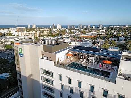 Holiday Inn Express and Suites Sunshine Coast By IHG