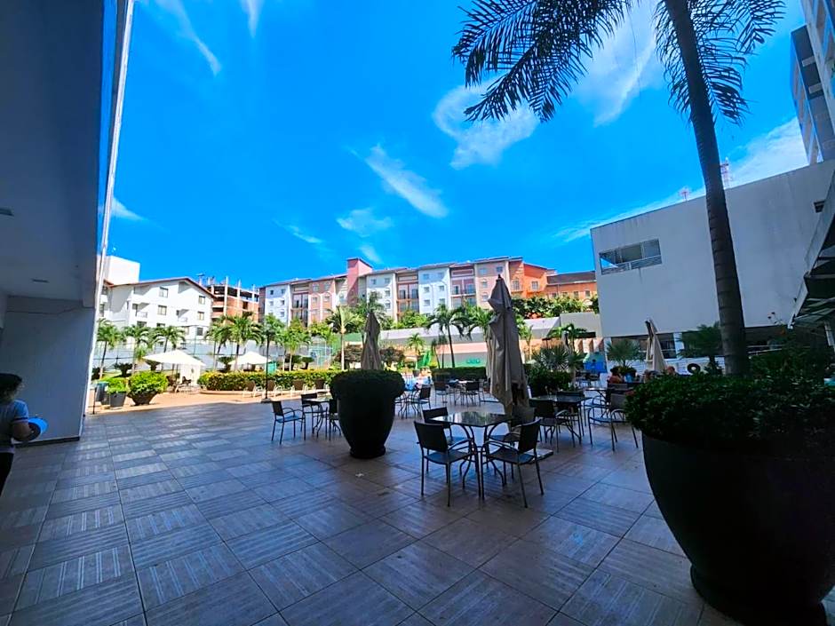 Apto com 3 Suítes, linda vista e ótima área de lazer - até 10 pessoas