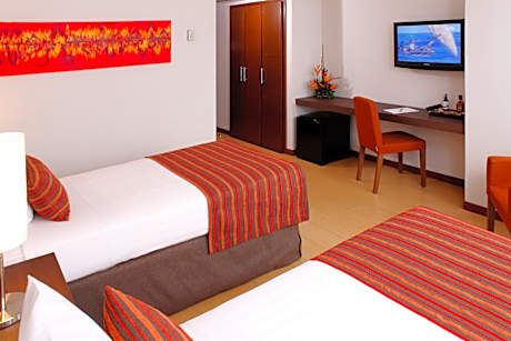 Standard Twin Beds Non Smoking Doble	Standard Twin Beds Non Smoking (STTN) - Doble