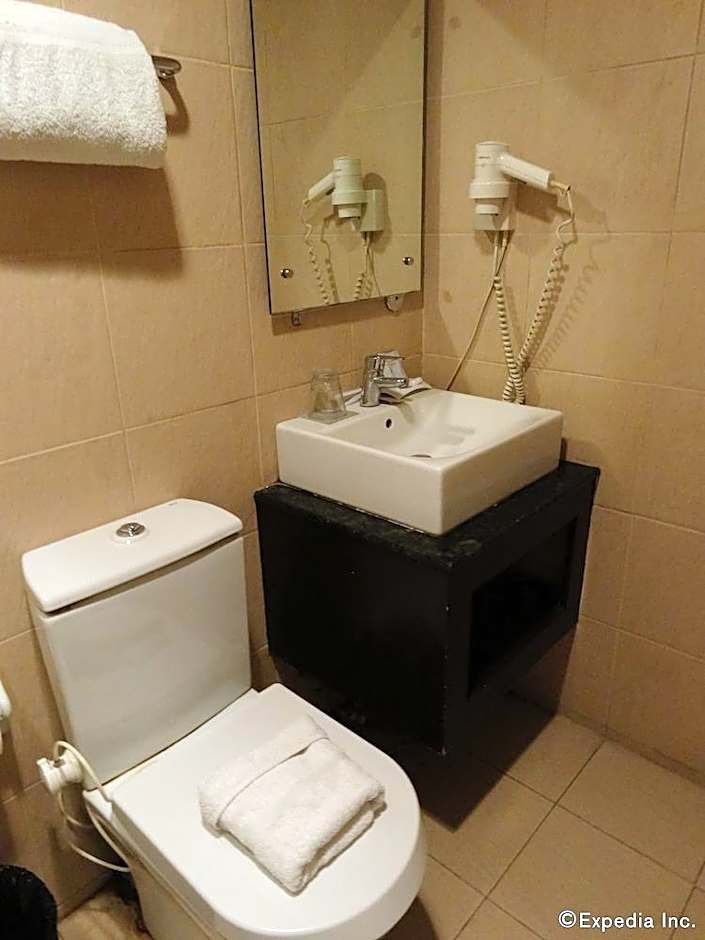 RedDoorz Plus @ Hotel Esse