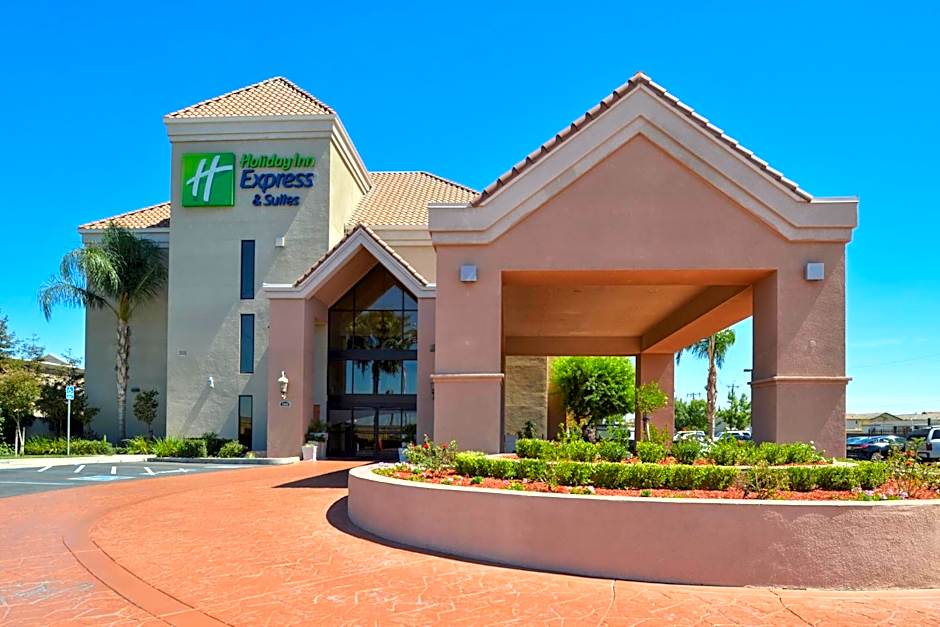Holiday Inn Express & Suites Lathrop by IHG