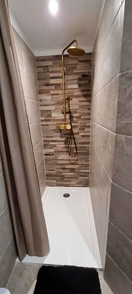 LES BOIS DE ZOLA entre Provence et Luberon