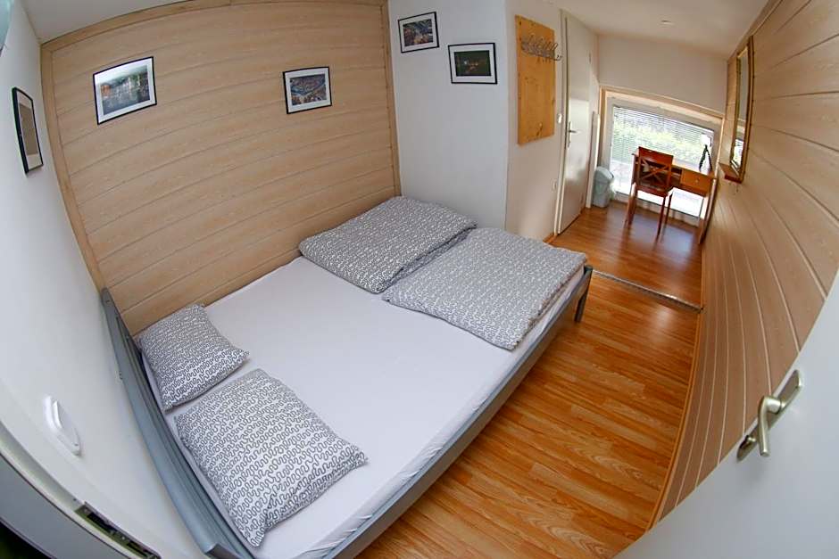 Hostel 24