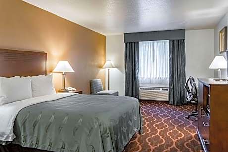 Queen Room - Non-Smoking