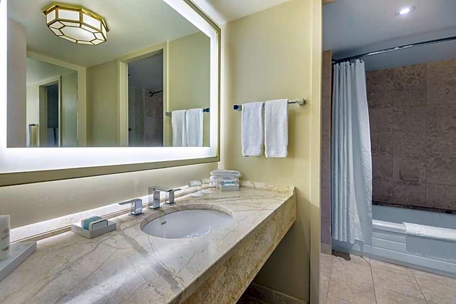 Omni Mont-Royal Hotel