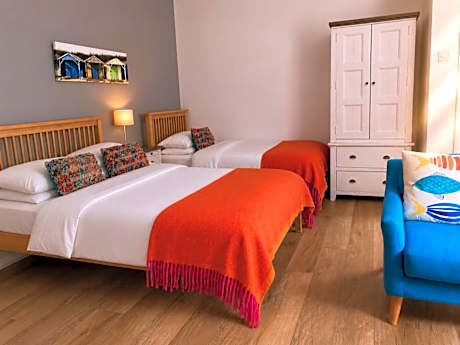 Double or Twin Room (dogs welcome)