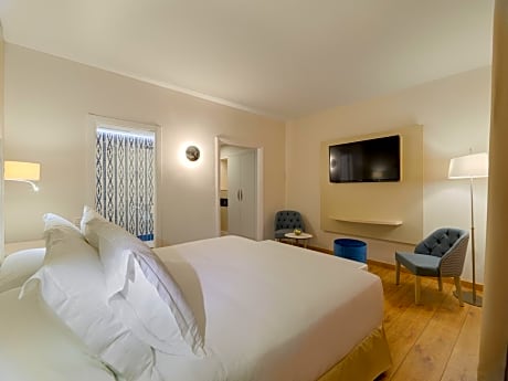 Superior Room (2 Adults)
