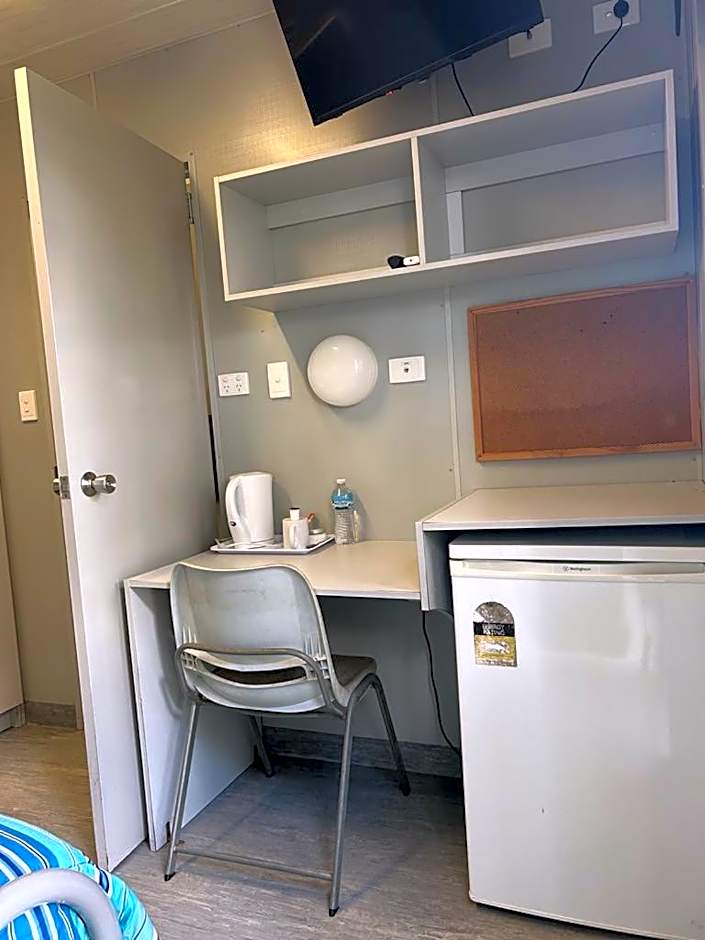 gundy pub & caravan park