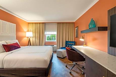 Queen Room with Sofa Bed - Pet Friendly/Ground Floor/Non-Smoking