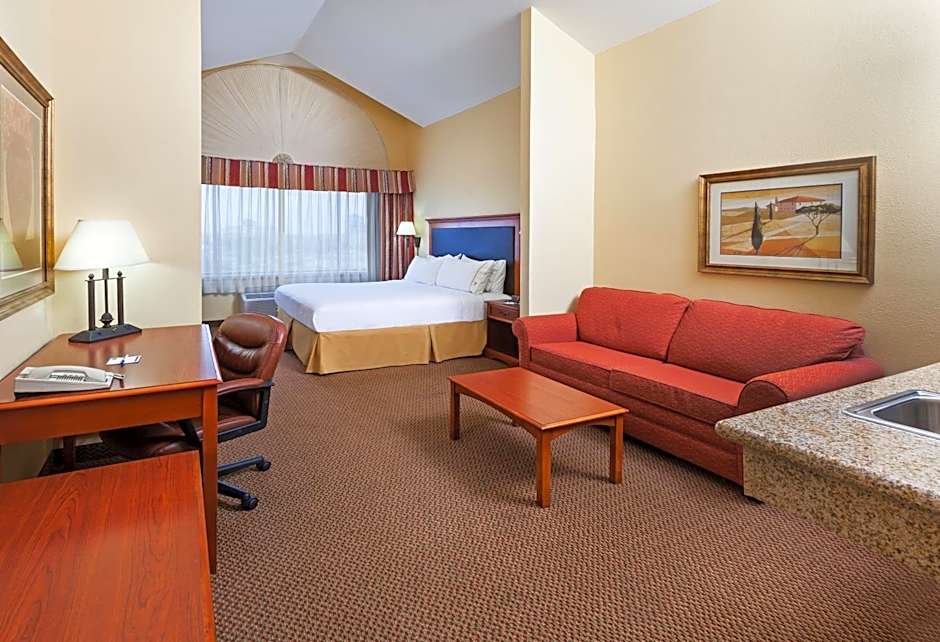 Holiday Inn Express Hotel & Suites Laredo-Event Center Area By IHG