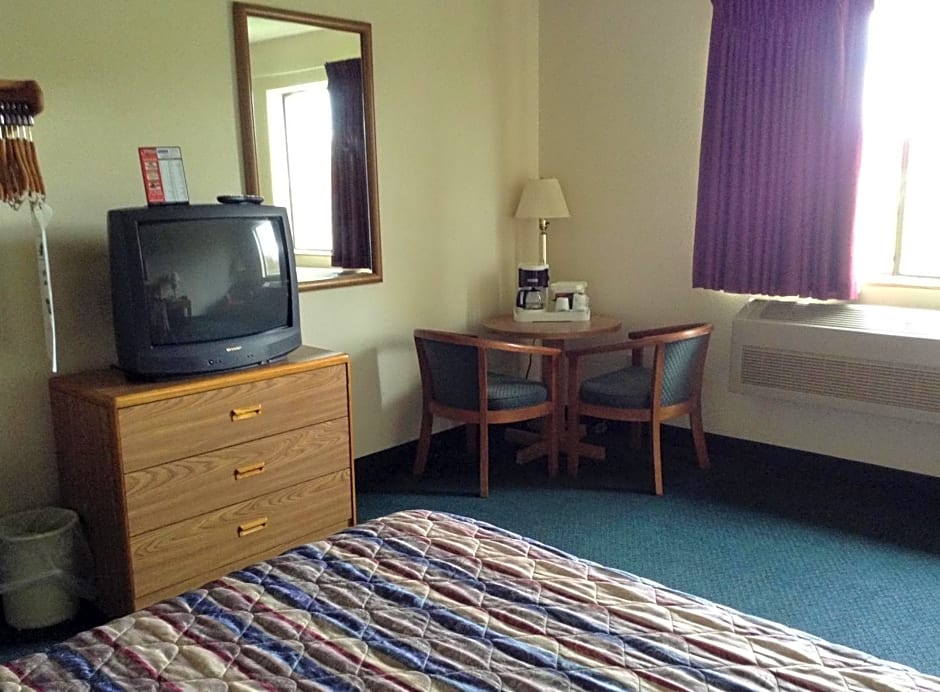Travelodge by Wyndham Hudsonville