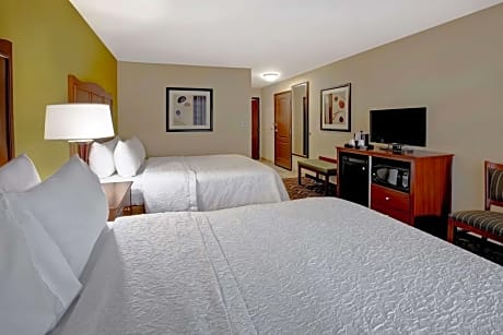 Queen Room with Two Queen Beds - Hearing Access/Non-Smoking