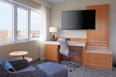 Room, 1 King Bed, River View