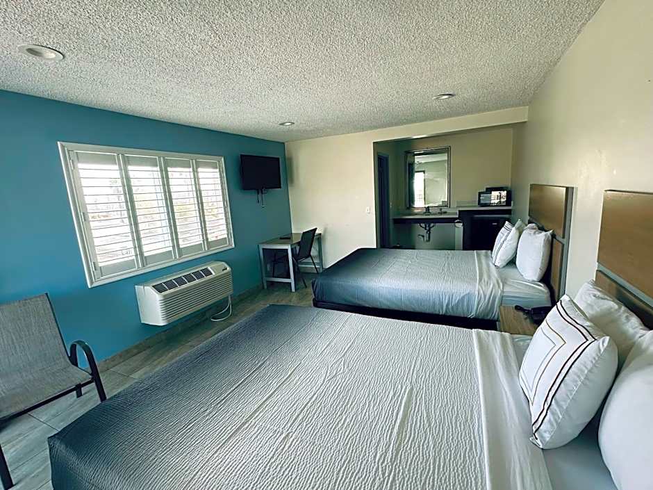 Super 8 by Wyndham Bakersfield CA