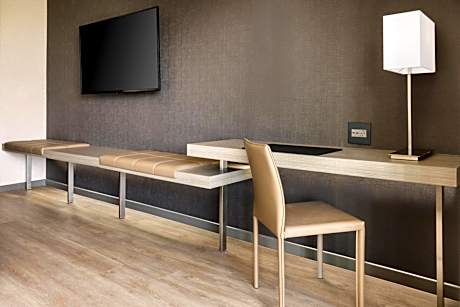 King Parlor with Balcony and Wall Bed