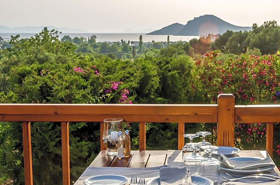 4reasons hotel + bistro | 12+