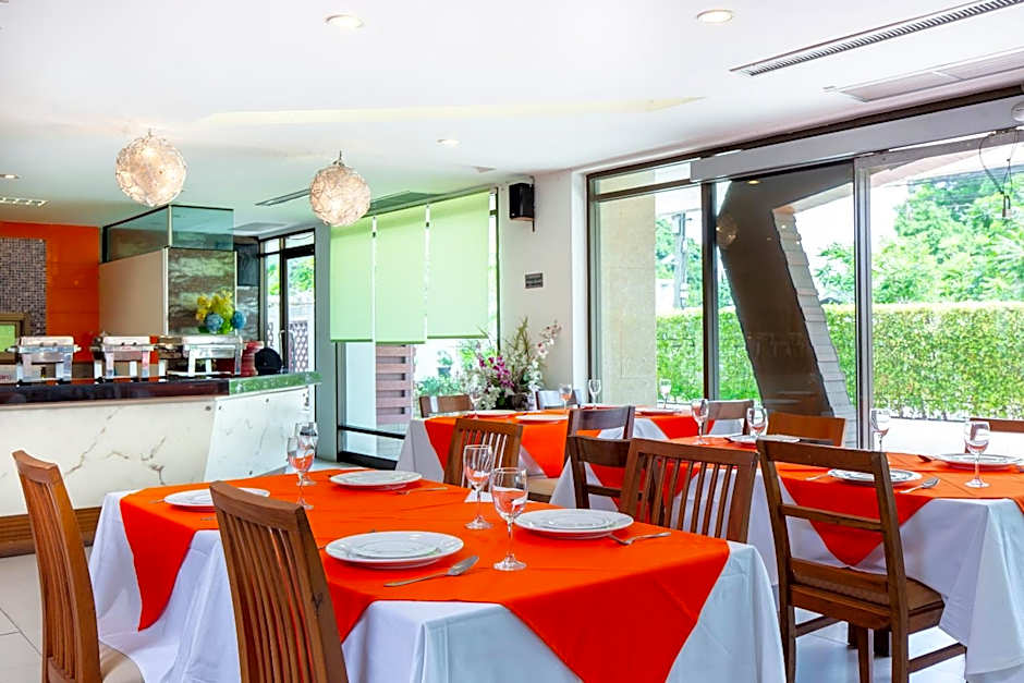 Lasalle Suites And Spa