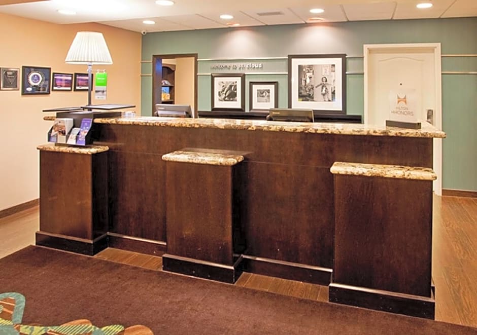 Hampton Inn and Suites St. Cloud