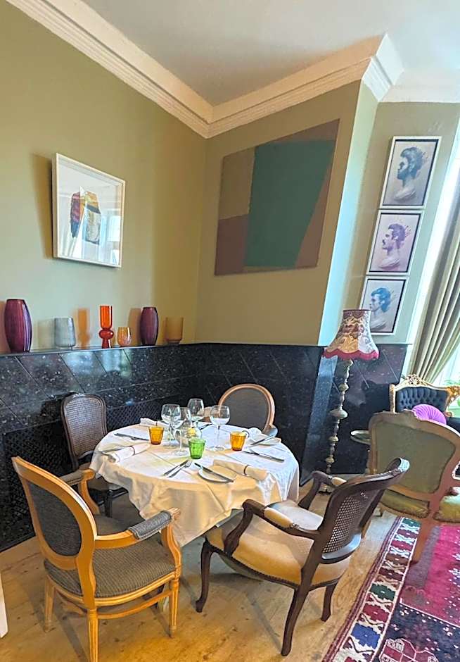 The White House Hotel