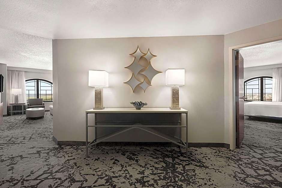 Embassy Suites By Hilton Dallas - Dfw Airport North At Outdoor World