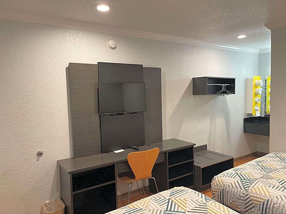 Motel 6 Sacremento, Ca - Downton