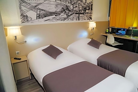 2 Single Beds