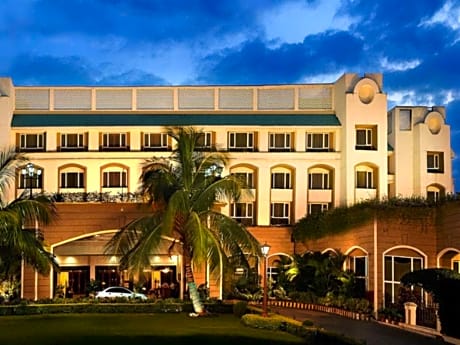Fortune Landmark Indore Hotel
