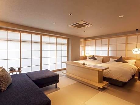 Suite Room with Private Bathroom-Temple View