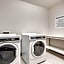 Holiday Inn Express & Suites Dallas North - Addison By IHG