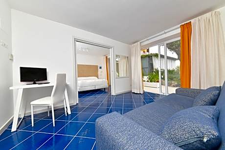 Comfort Double or Twin Room with Terrace