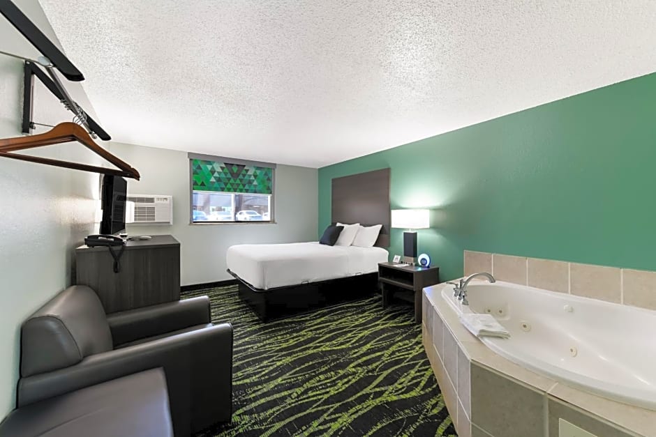 Baymont by Wyndham Liberty MO