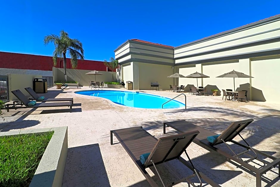 Hampton Inn By Hilton Monterrey-Airport