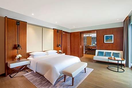Grand Executive Suite