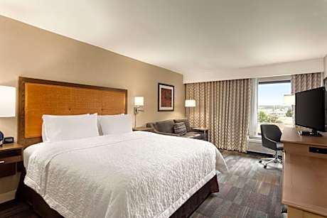 King Room with Sofa Bed and Study - Non-Smoking