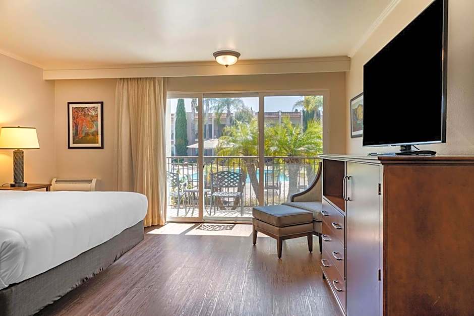 Best Western Plus Royal Oak Hotel