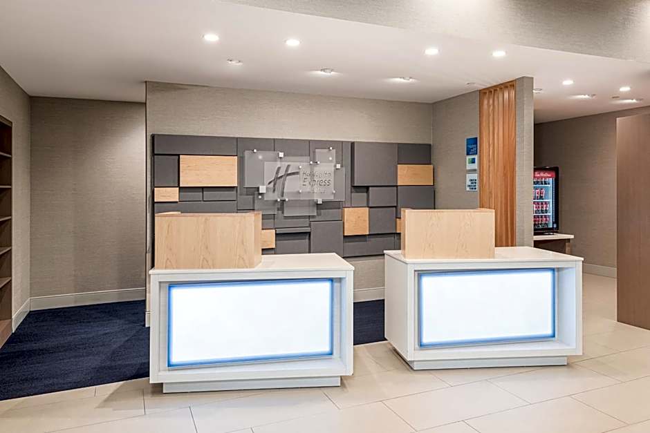 Holiday Inn Express Hotel & Suites Milton By IHG