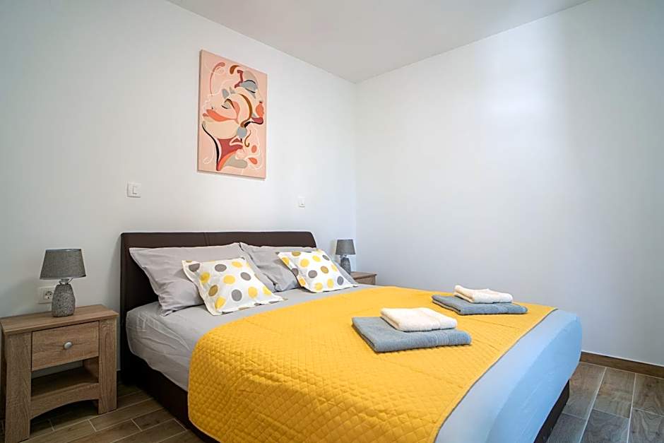 Tisno Laurel Apartments