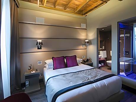 Deluxe Room with City view